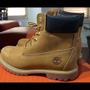 Women’s classic Timberland boots